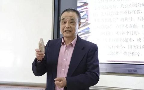 我终于明白了作文600字，那一刻我终于明白了作文600字