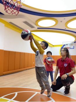 小学篮球行进间运球教案，小学篮球行进间运球教案大全集