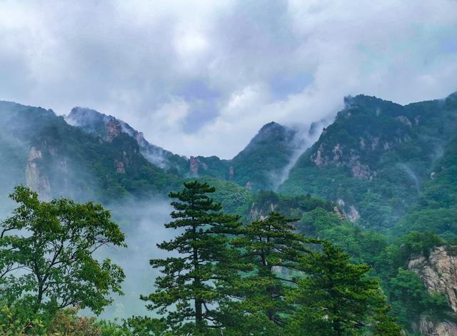 炙烤着大地，大地炙烤的景象？